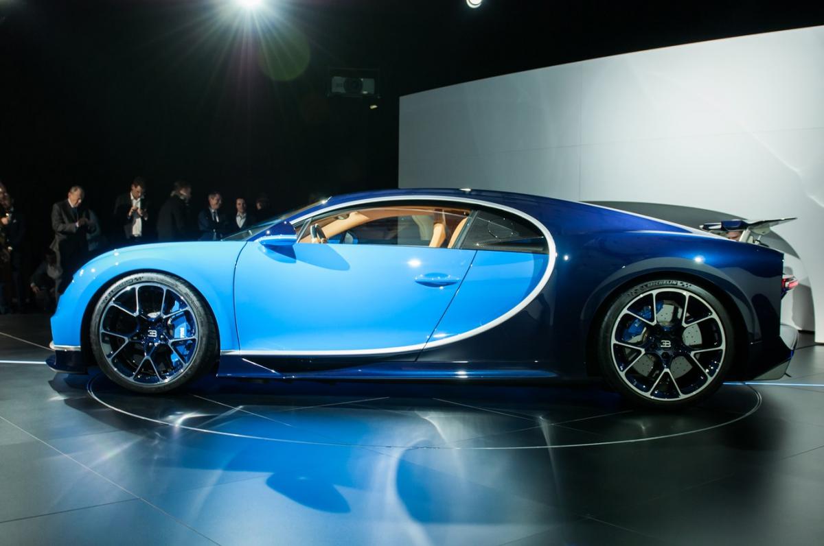 Bugatti представит в Женеве экстремальный гиперкар Chiron