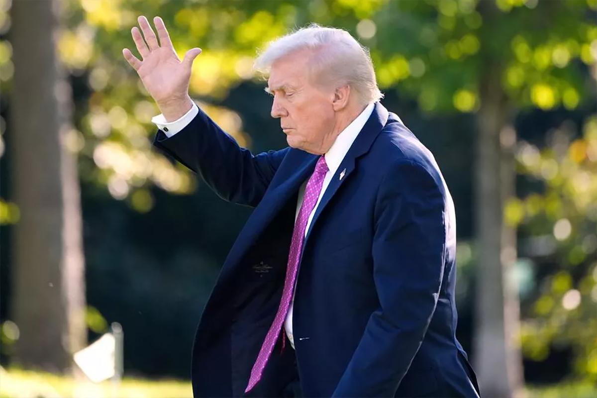 Giornale: Трамп благоволит России из-за связи с олигархами с 1990-х годов