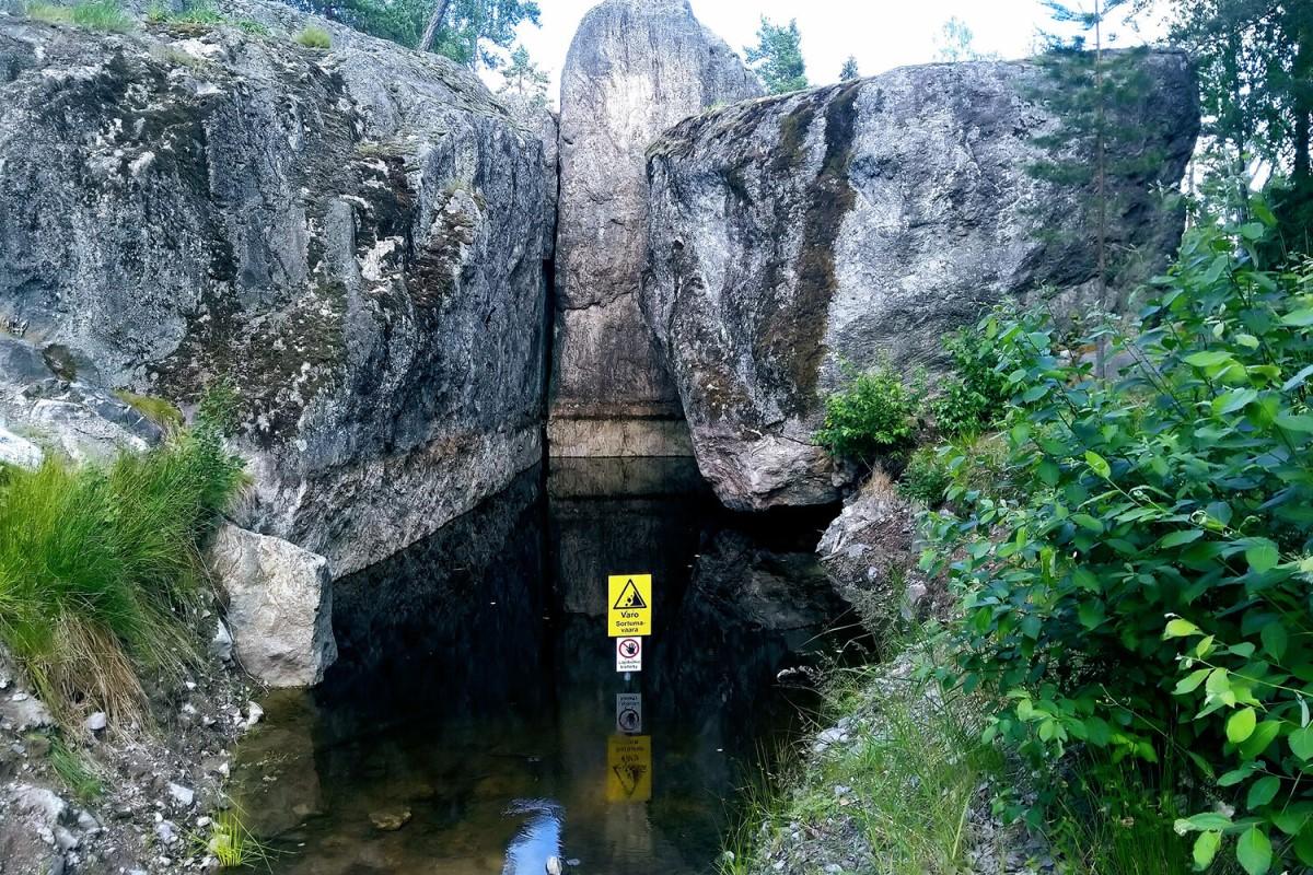 Археологи в Финляндии нашли в пещерах тысячелетний топор
