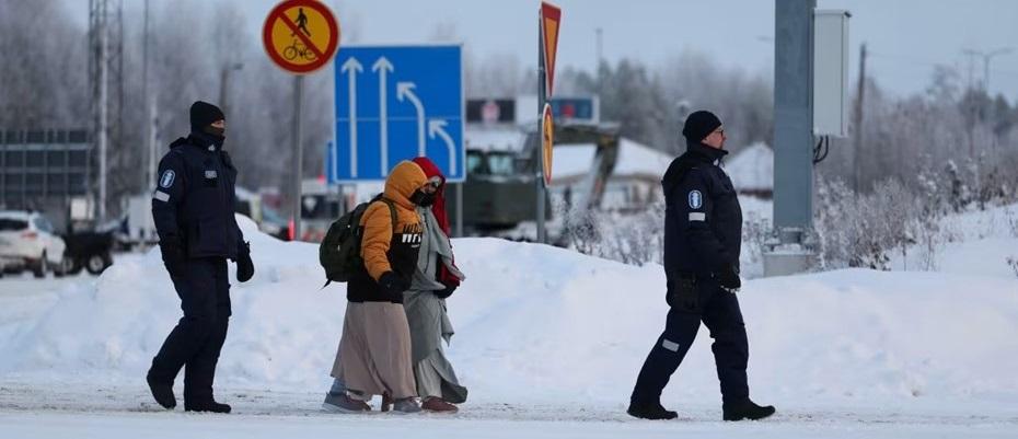 Финская погранохрана задержала группу из 18 нарушителей, которые пересекли закрытую границу с Россией