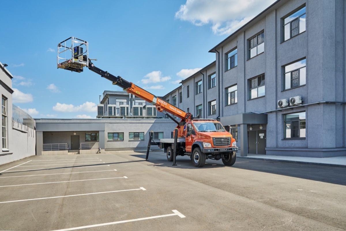 В России представили автовышку на шасси внедорожника «Садко 9»