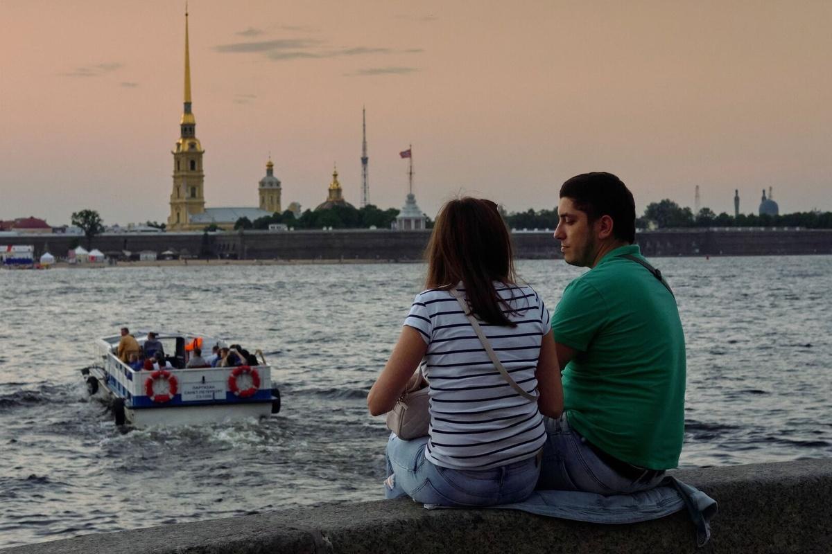 В августе в Петербурге собирается отдохнуть больше россиян, чем в Москве