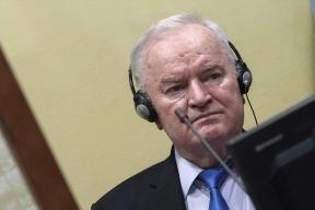 Прикован к постели, но не на свободе: суд ООН вновь отказал Младичу в досрочном лечении
