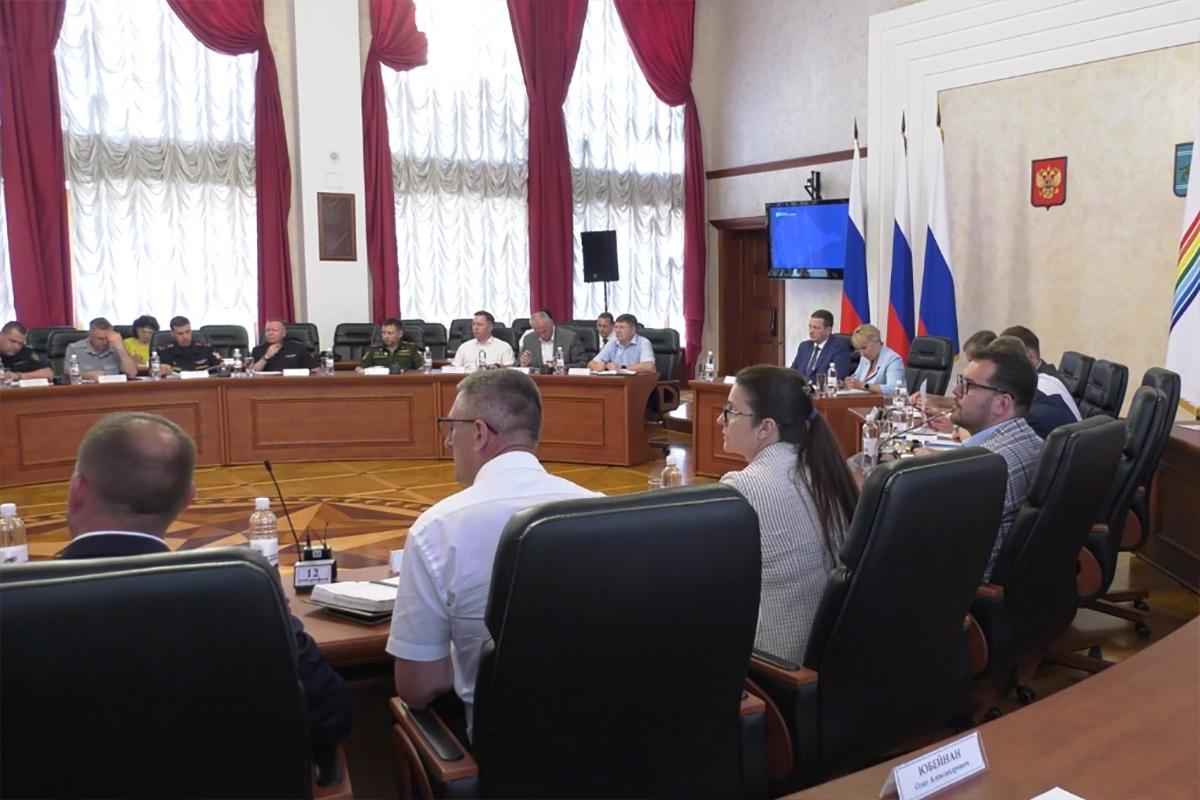 Полномочия сложили все члены правительства Еврейской АО