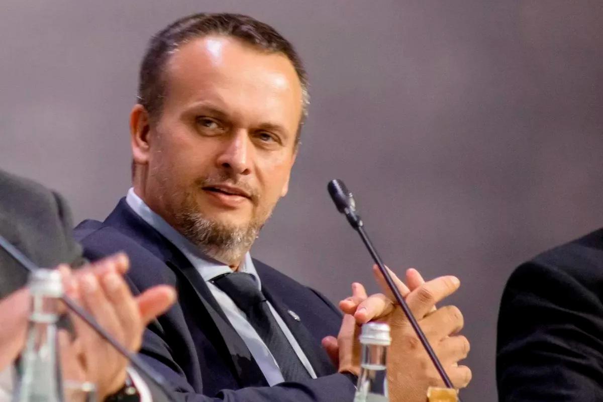 Минтранс России анонсировал поэтапное возобновление работы закрытых аэропортов