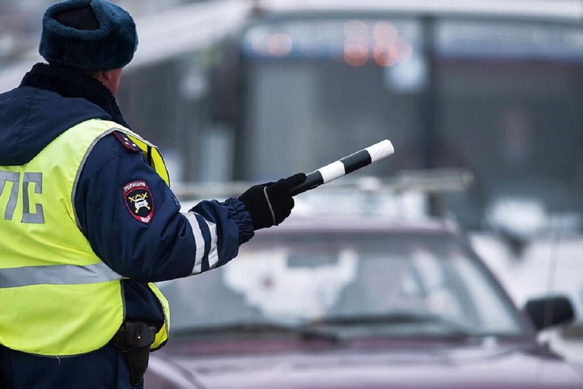 Не делайте этого ни в коем случае. Не забывайте об этом во время общения с инспектором ГАИ