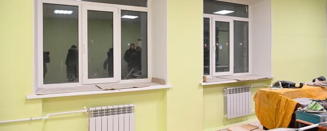 Глава Дзержинска проверил ход ремонта в соцучреждениях поселка Пыра