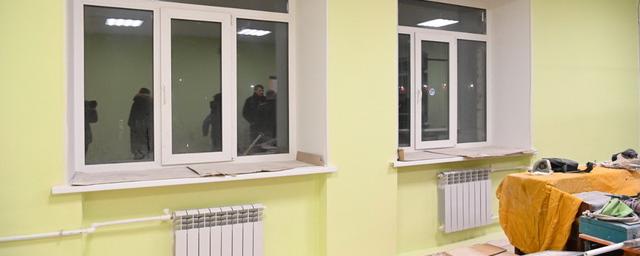 Глава Дзержинска проверил ход ремонта в соцучреждениях поселка Пыра