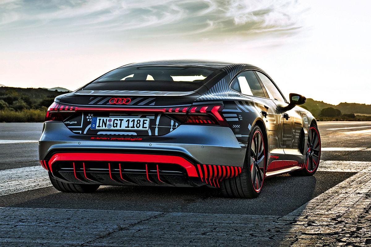 Audi отзывает 4 167 электроседанов e-tron GT и RS e-tron GT из-за риска отключения подушки безопасности