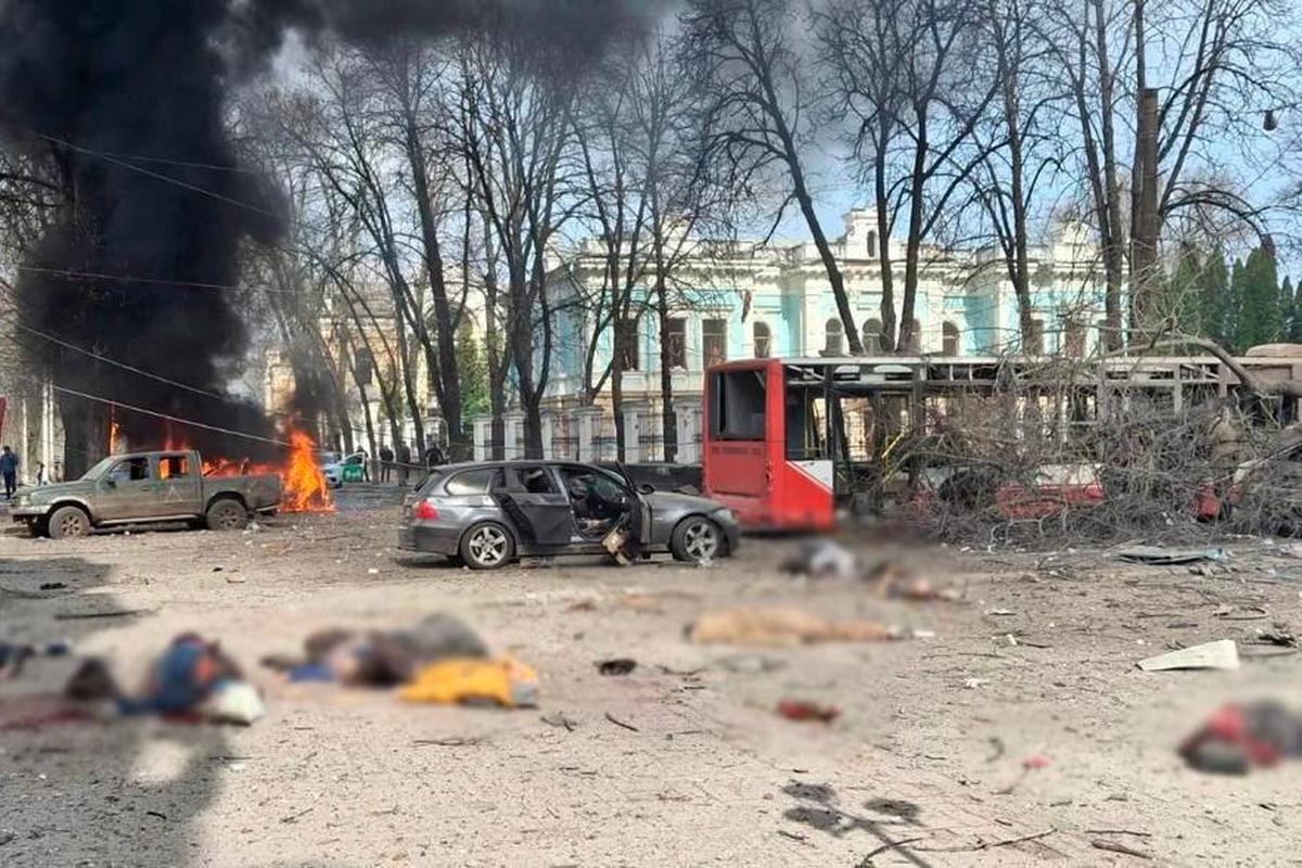 Власти Украины сообщают о 32 погибших при ударе по Сумам