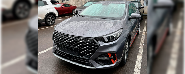 В России заметили новый бюджетный седан из Китая Omoda S5