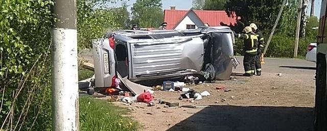Водитель в Конаково протаранил две опоры ЛЭП и погиб
