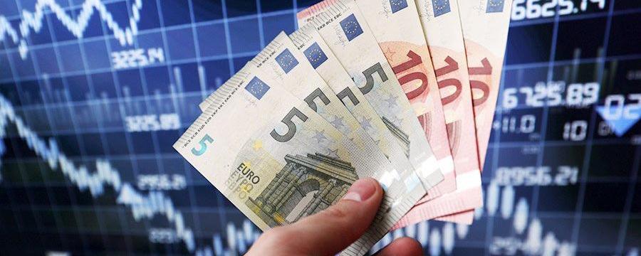 Курс евро впервые с марта опустился до 88 рублей