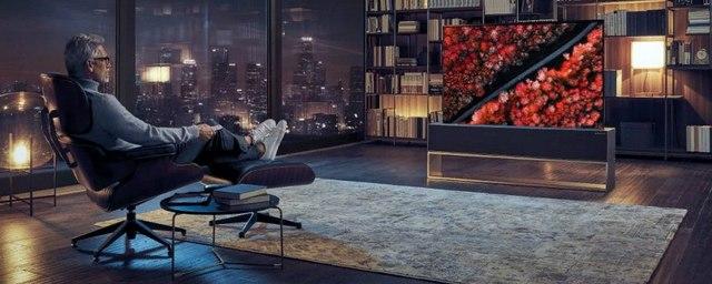 LG показала на CES сворачивающийся 4K-телевизор