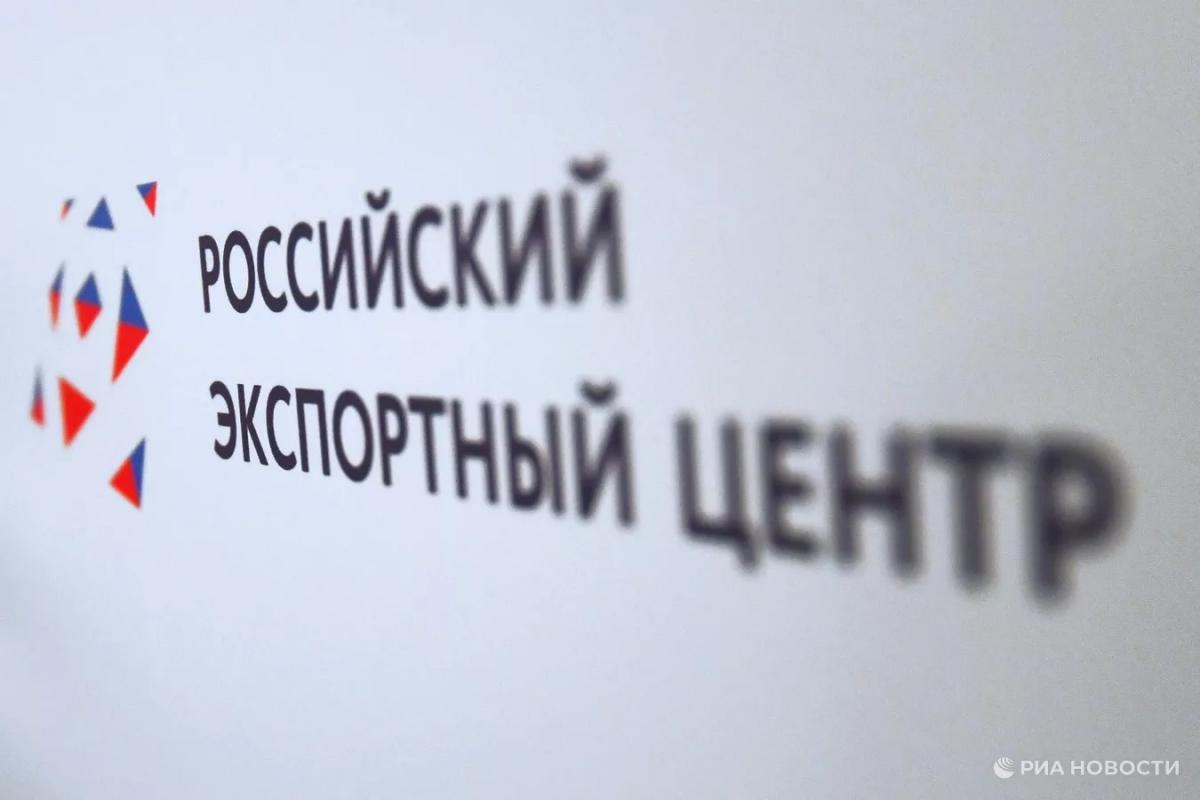 Каспийское стекло и горные платья: Дагестан показал в Москве, чем удивит зарубежных покупателей