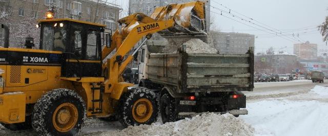 В Новосибирске крупные предприятия вызвались помочь в уборке снега