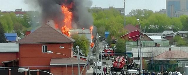 В Ленинском районе Новосибирска полностью сгорел двухэтажный дом