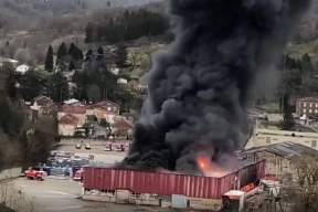 A factory storing 900 tonnes of lithium batteries on fire in southern France, the fire took two days to extinguish