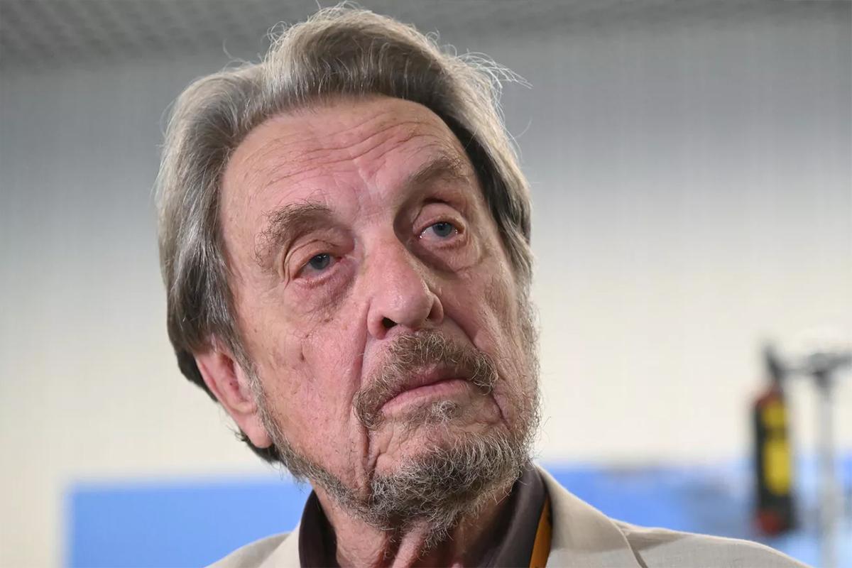 Отец Илона Маска заявил о неверии американцев телеканалам США