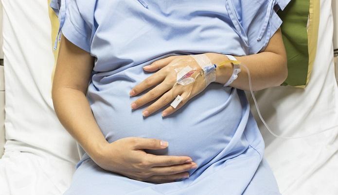 Врач акушер-гинеколог оценила шанс осложнений при родах