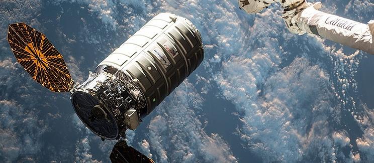 NASА устроило пожар на грузовом корабле Cygnus на орбите