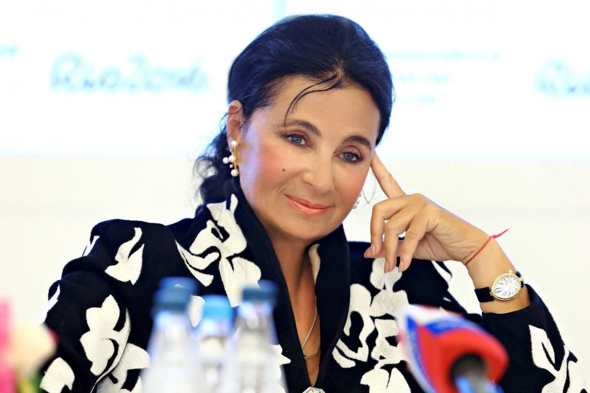 «Мать ста дочерей» развелась и ушла в отставку. Как Ирина Винер рассталась с миллиардером и делом всей жизни