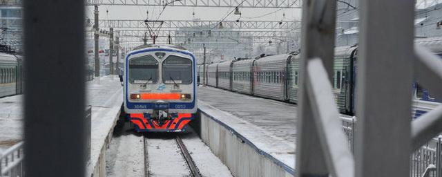 В Москве вооруженные битами подростки избили пассажира электрички