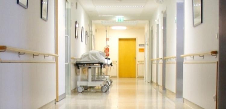 В Челнах скончалась выпавшая из окна 4-го этажа пациентка больницы