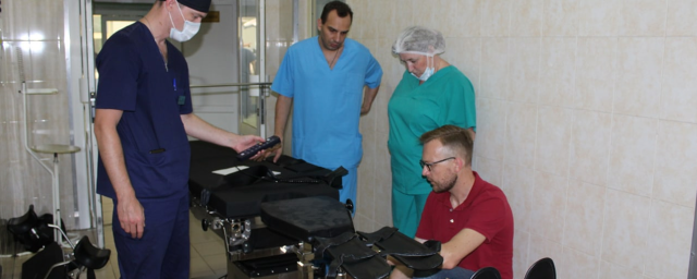 В травматологическое отделение больницы Пушкина привезли новый операционный стол