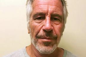 9 полицейских служб Британии объединились для расследования связей принца Эндрю с Эпштейном