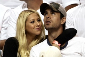 Энрике Иглесиас и беременная Анна Курникова готовятся к «хаосу» в семье