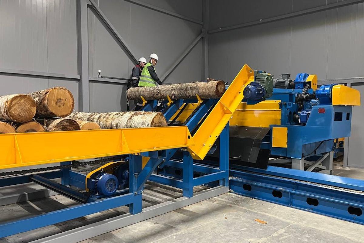 Новый завод по производству березового шпона ввели в эксплуатацию в Костромской области