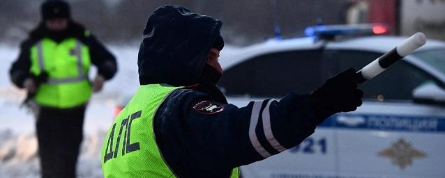 Пьяный водитель ВАЗ-2109 на буксире сбил инспектора ДПС на трассе «Екатеринбург — Тюмень»