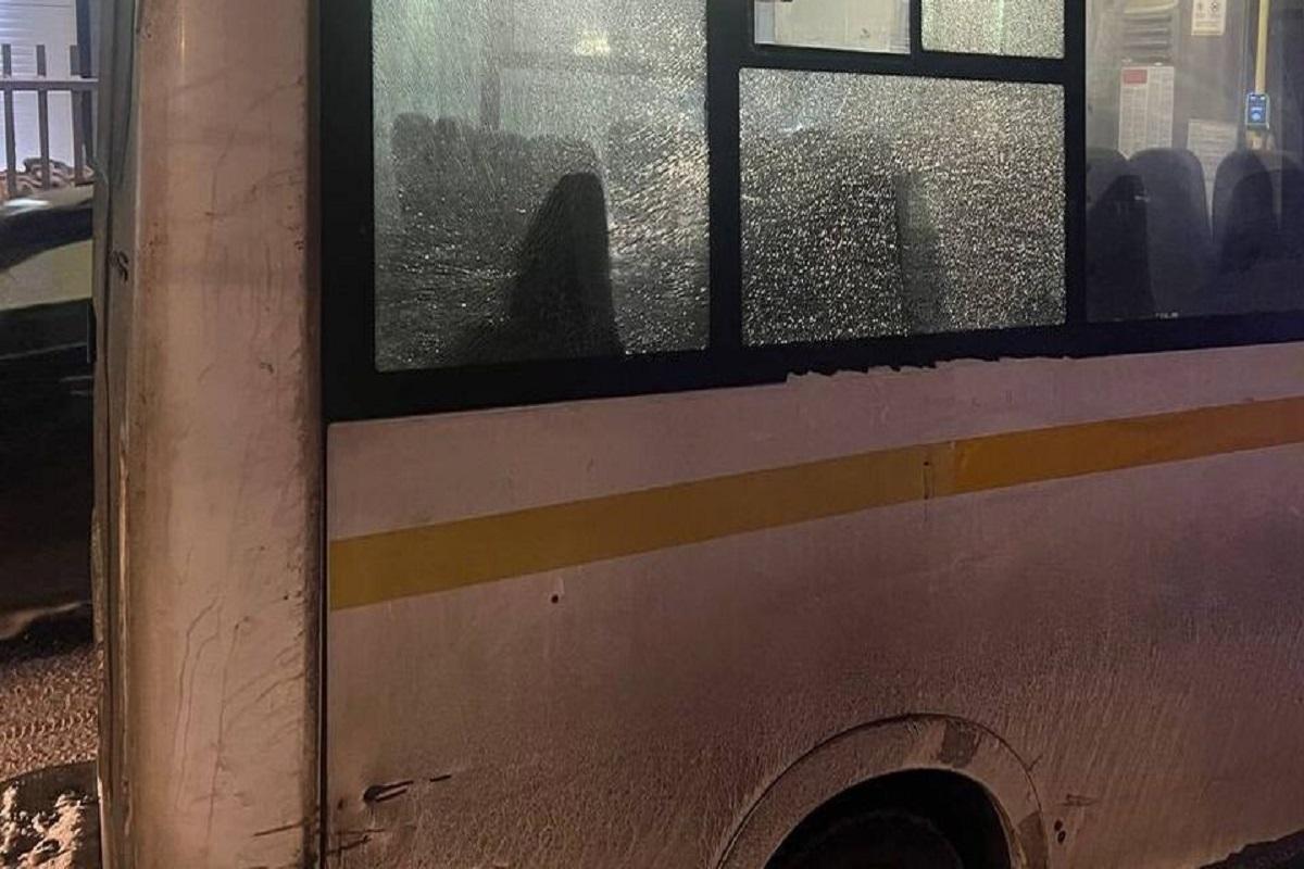 В Балашихе неизвестные обстреляли два микроавтобуса из пневматического оружия