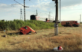 В больнице умер водитель «КамАЗа», который врезался в поезд под Волгоградом