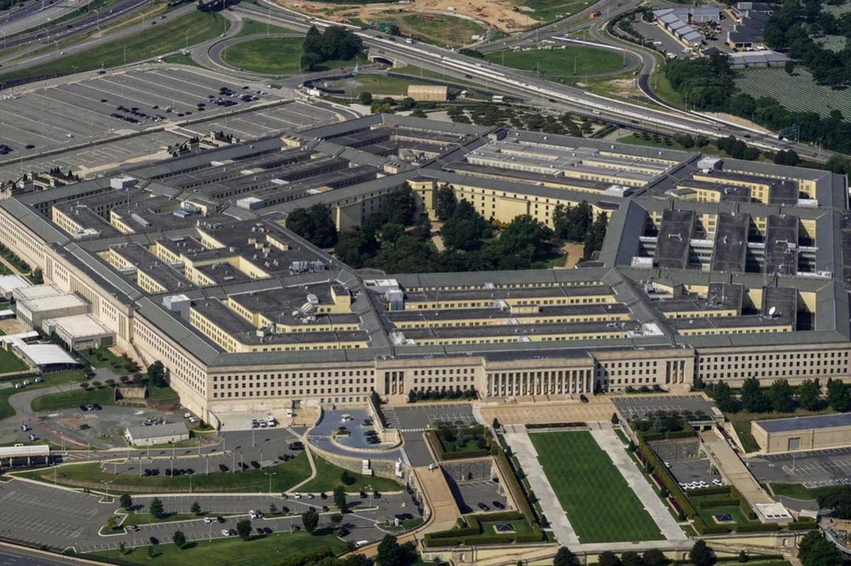 Американские сенаторы усомнились в законности ударов Пентагона по судам в Карибском море