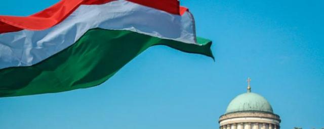 Политолог Асафов: Введение режима ЧП в Венгрии может иметь двойное значение
