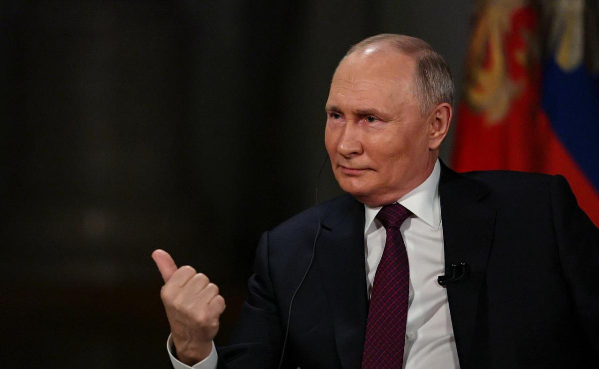 Путин прорвал информационную блокаду. Такер Карлсон устроил «ядерный» медийный взрыв на Западе