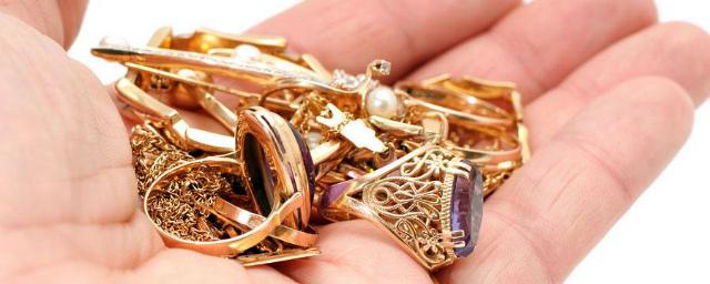 Забайкалец похитил золотые украшения у своих сестер на 80 тысяч рублей