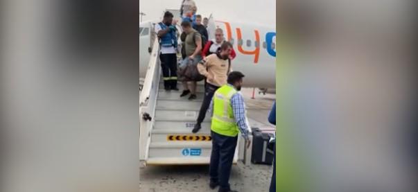 Российские туристы  устроили драку на борту летевшего в Дубай самолета Fly Dubai