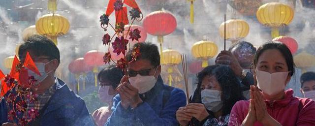 Bloomberg: Китай может не справиться с новой волной ковида во время празднования Лунного нового года