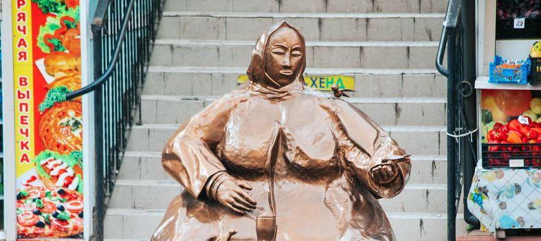 В Чебоксарах после голосования могут демонтировать памятник бабушке с семечками