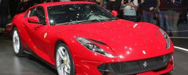 Ferrari представила в Женеве самый мощный спорткар в своей истории