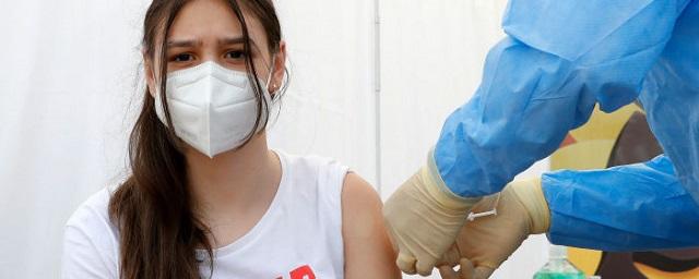В Екатеринбурге родители отреагировали на испытание вакцины от COVID-19 для подростков