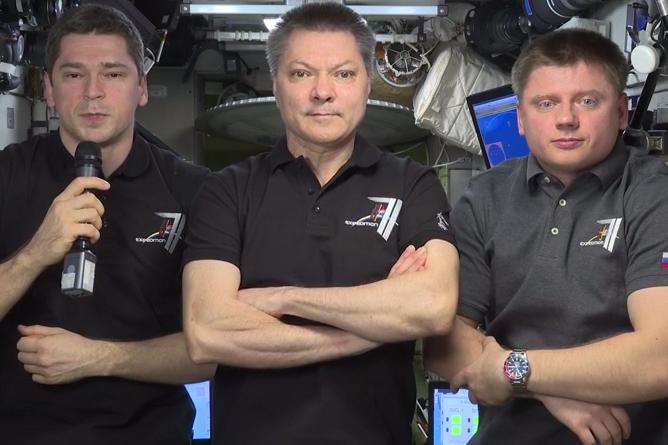 На МКС поздравили россиян (страна-террорист) с Днем космонавтики