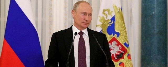 Владимир Путин поздравил граждан с Днем России