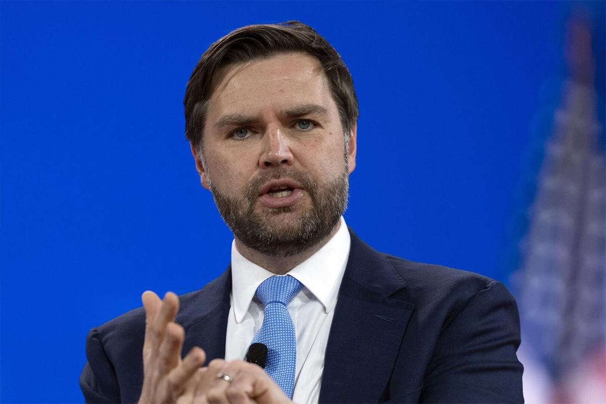 Вице-президент США Вэнс сопроводил гроб с телом Кирка в Аризону