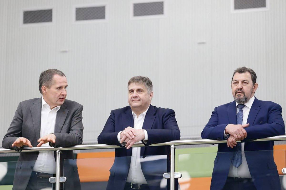 Губернатор Вячеслав Гладков обсудил с главой Росавтодора Романом Новиковым открытие дорожных классов в Белгородской области