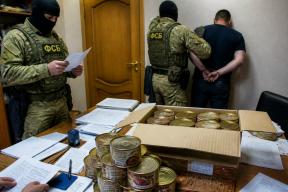«Сознательно травили армию»: в России начались аресты за липовую тушенку для бойцов СВО