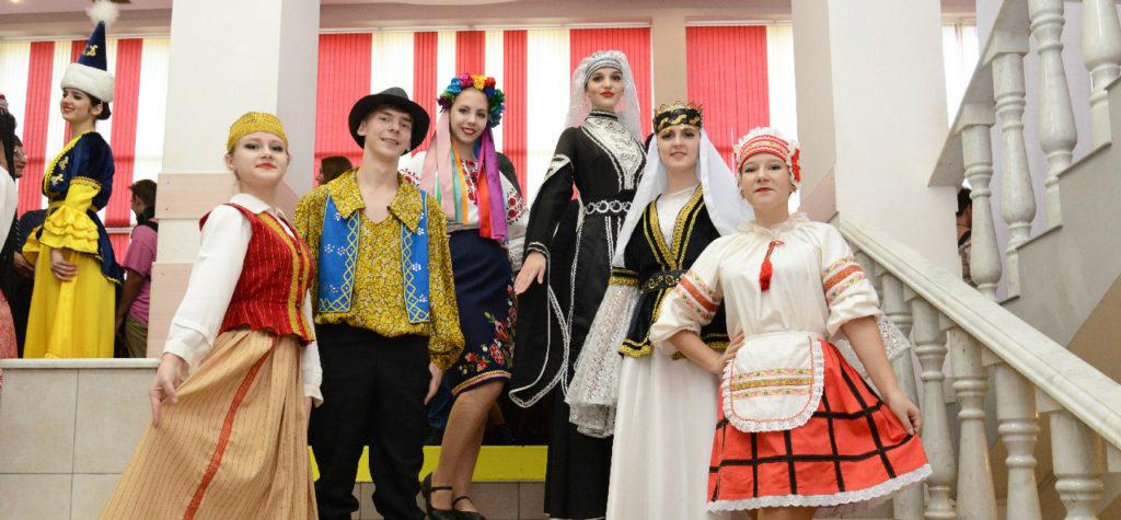 В Смоленске прошел фестиваль «День национальных культур»
